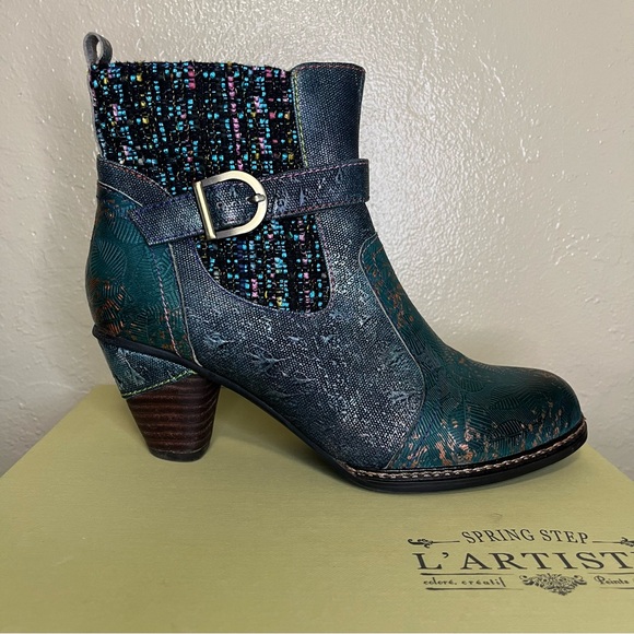 L'Artiste Spring Step Nancies Booties Floral Leather Ankle
Boots Sz 38 | 7.5-8 - Picture 3 of 8